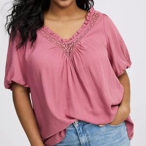 Torrid's Crosshatch Dobby Lace-Trim Top in Mesa Rosa NWT
